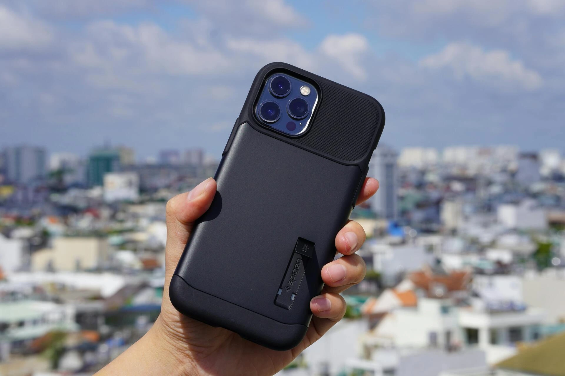 Come proteggere lo smartphone ed evitare riparazioni costose